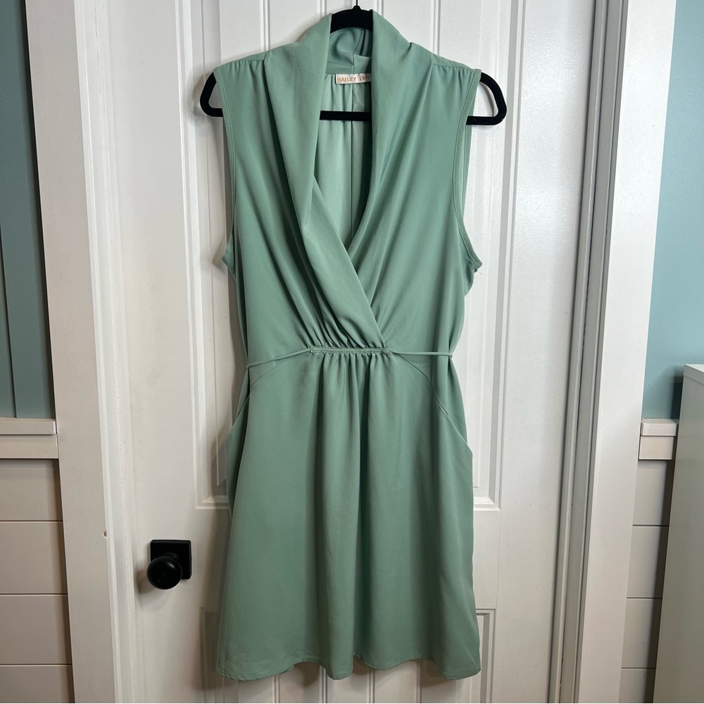 Hailey Lyn Elegant Sage Green Lined Drapey Sleeveless Dress. Size XL. NWOT.‎